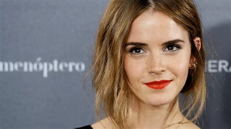 chi è la testimonial di prada|Emma Watson torna al pixie cut come musa (e regista) di un .